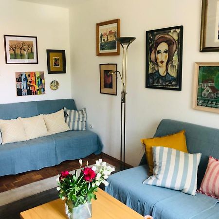Beautiful Apartment With Balcony พูลา ภายนอก รูปภาพ
