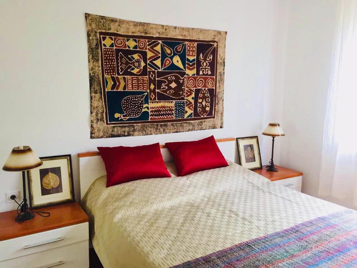 Beautiful Apartment With Balcony พูลา ภายนอก รูปภาพ